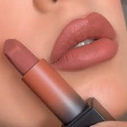 HUDA BULLET INTERVIEW SHADE LIP STICK